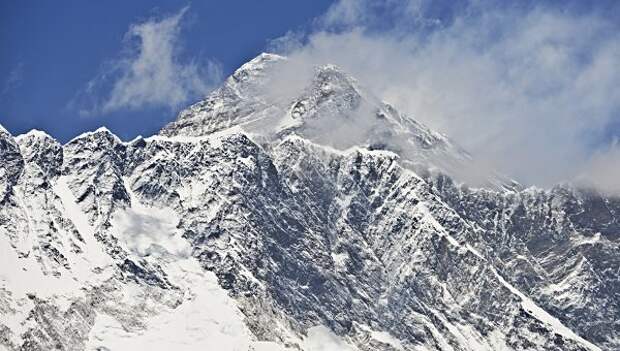 Альпинисты из Нидерландов и Австралии покорили Эверест и погибли на спуске