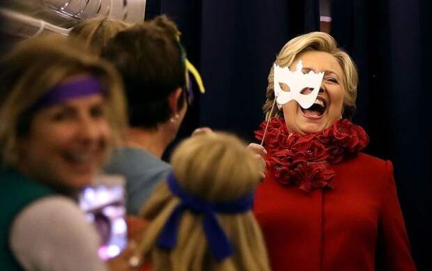 Клинтон заказала салют в честь победы на выборах