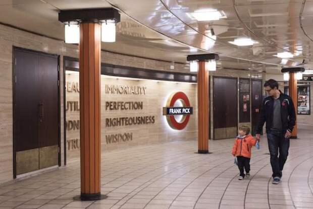 На станции Piccadilly Circus открыт памятник человеку, создавшему стиль лондонского метро