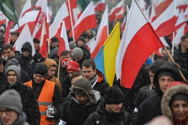 Польские СМИ трубят о тайном соглашении Польши и России по разделу Украины: война в Донбассе – шанс отхватить Львов