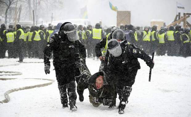 Киев расправился с митингующими в угоду Западу