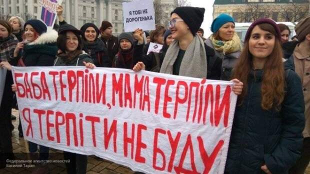 Что скрывается за жесткими нападениями на женские марши в Украине