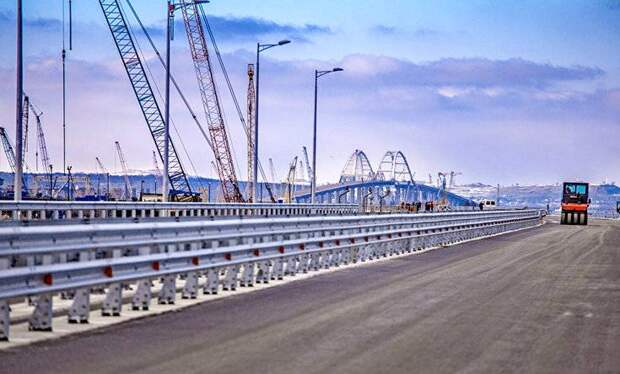 На Украине планируют помешать движению по Крымскому мосту