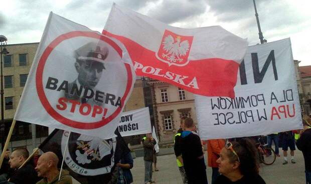 Соцопрос: большинство поляков испытывает антипатию к украинцам