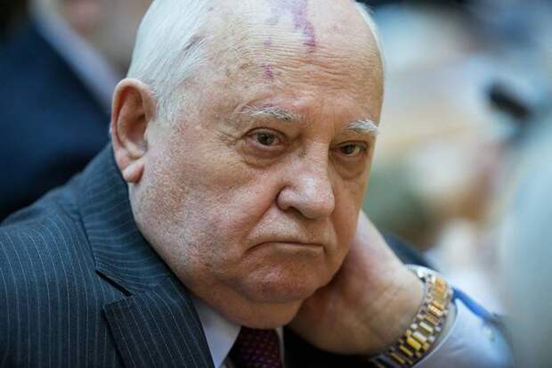 Горбачев прокомментировал удар коалиции и США по Сирии