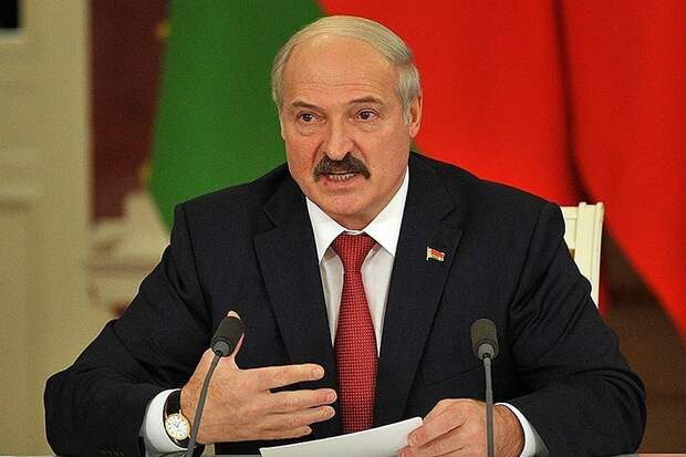 Лукашенко заявил о готовности поделиться властью