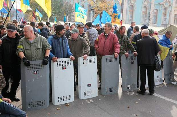 Три четверти жителей Украины считают, что страна идёт неправильным курсом