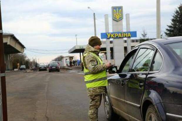 На украинско-словацкой границе в пробках застряли сотни автомобилей