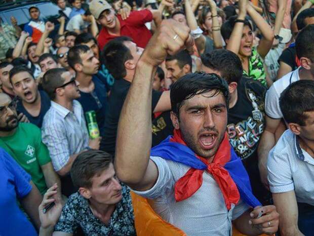 Армянский Майдан набирает обороты: лидер протестов задумал радикальный шаг