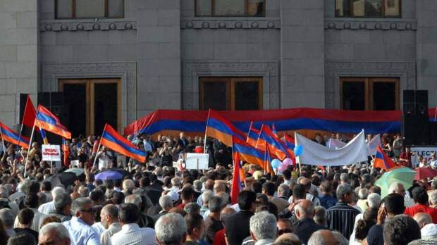 Армяномайдан как новое испытание для России