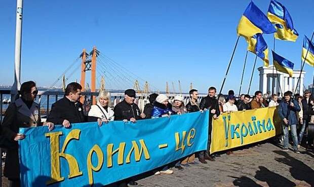 Киев больше не хочет возвращать Крым и Донбасс военной силой?