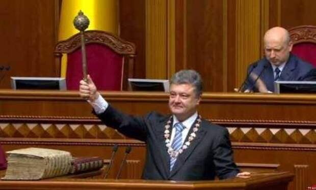 Запад одёрнул Порошенко – конституционные правки отложены до февраля