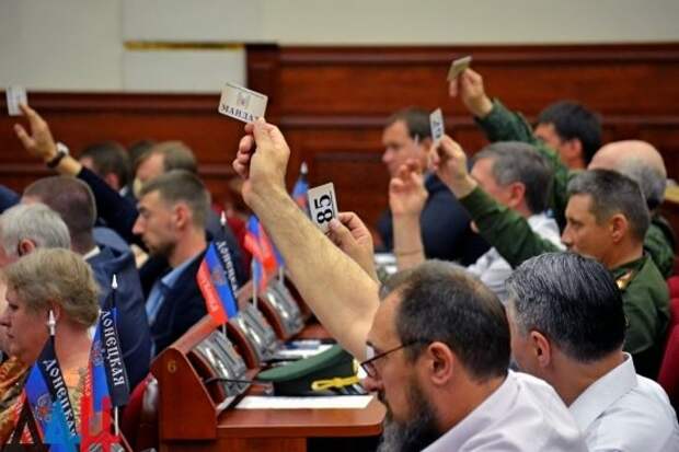 Выборы в Донбассе: прожиточный минимум и закон об общественных организациях - чем будет заниматься новый парламент ДНР