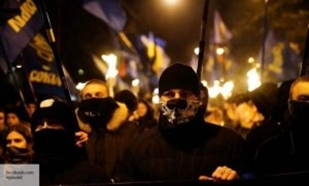 Украинские националисты стравливают людей по национальному признаку