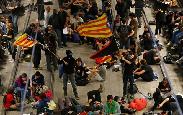 Первая годовщина каталонской «независимости» и вновь беспорядки