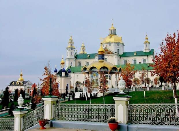 Киевский режим озаботился «защитой Почаевской Лавры от посягательств РПЦ»