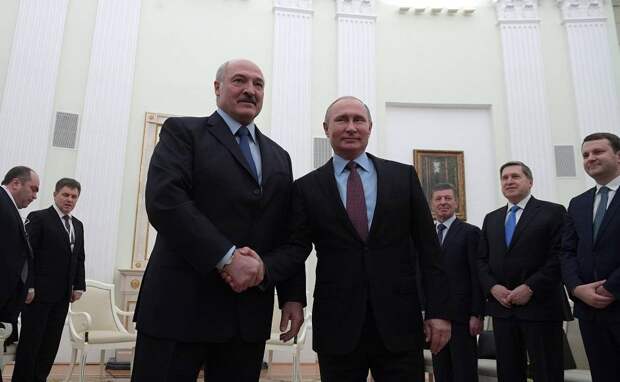 В ожидании сенсаций. Эксперты об интригах встречи Путина и Лукашенко