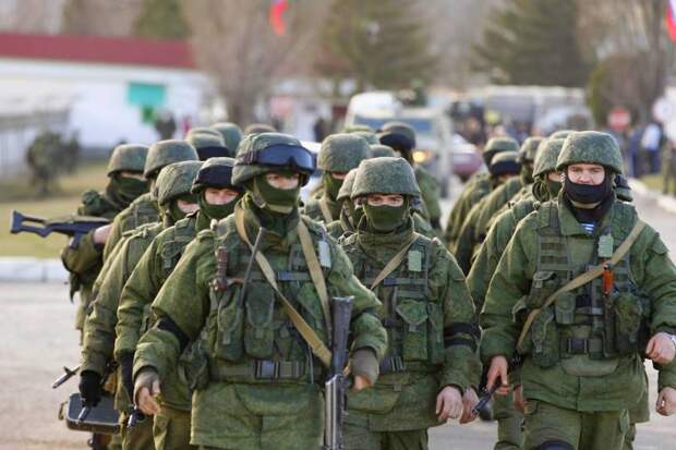 Милитаризация Крыма: зачем Запад заговорил о российских военных на полуострове?