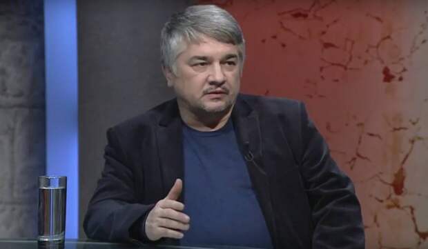 Ищенко: дальнейший сценарий с провокацией не просчитать, Порошенко боится