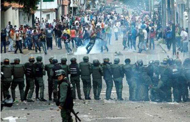 «Венесуэльский майдан» начался: о причинах захвата власти оппозицией