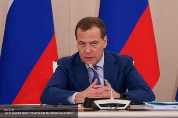 Медведев ответил американским дипломатам на требование вернуть Крым