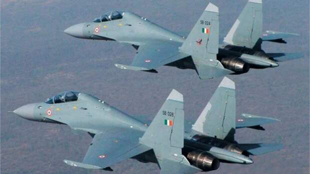 Индийские Су-30 увернулись от ракет F-16 ВВС Пакистана в воздушном бою и уничтожили их