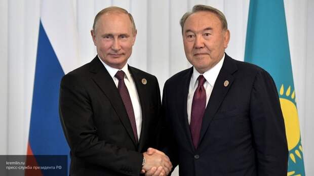 Песков рассказал о телефонном разговоре Путина и Назарбаева