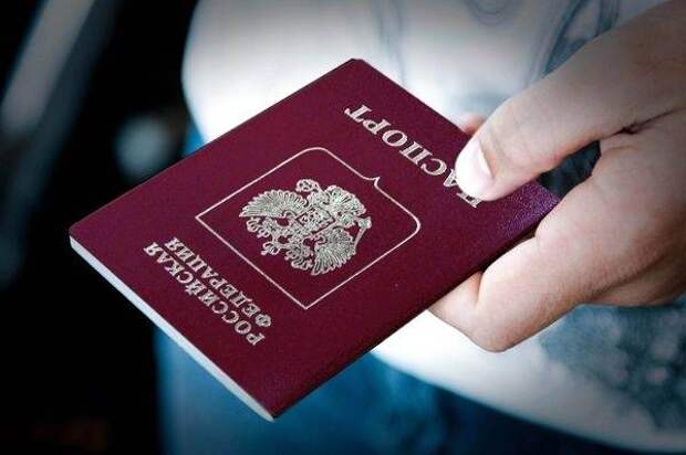 Бондаренко прокомментировала идею РФ о выдаче паспортов жителям Донбасса