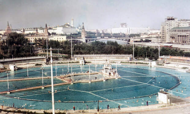 Открытый бассейн «Москва» просуществовал с 1960 по 1994 гг, Москва.