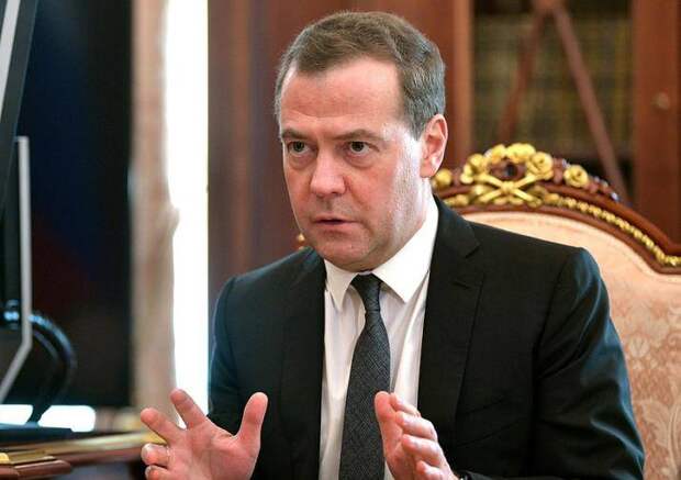 Провалы Медведева: в правительстве ищут причины невыполнения нацпроектов