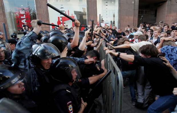 Действовать будут жестко: в Генпрокуратуре изменят отношение к митингам