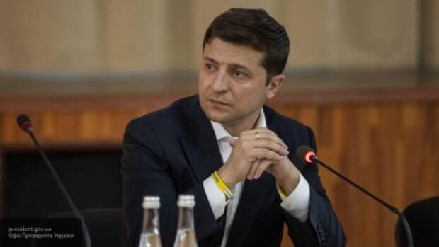 Украинский политолог заявил, что Зеленский ведет страну к катастрофе 