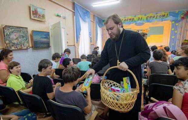 С любовью и вниманием… О социальном служении Одесской епархии УПЦ МП