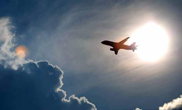 Российский самолет в небе Украины: инцидент вызовет бурную реакцию в Киеве