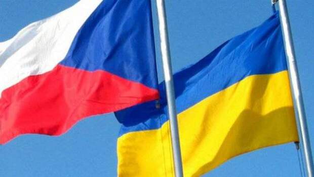 Осудить и наказать: украинские СМИ о визите чешской делегации в Крым