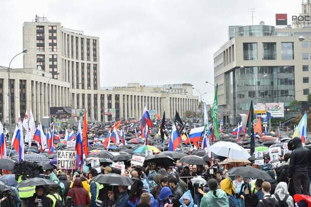 Все меньше россиян готовы выходить на акции протеста
