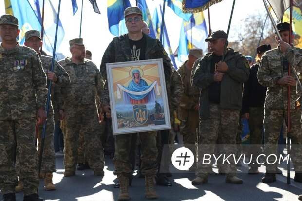 Украинские радикал-националисты вышли на митинги в Святой день