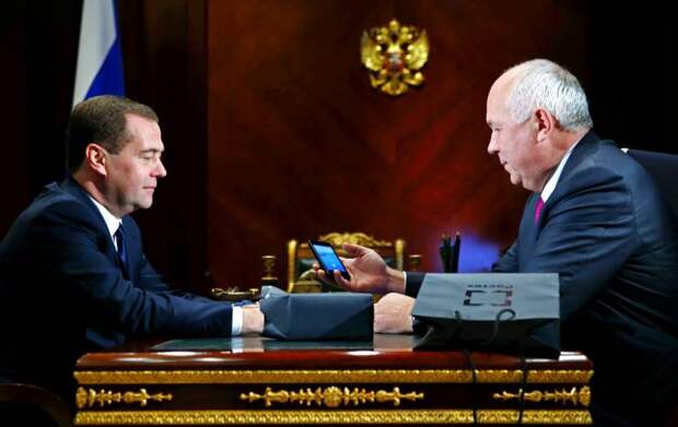 Главный кандидат на смену премьеру Медведеву: кто он?