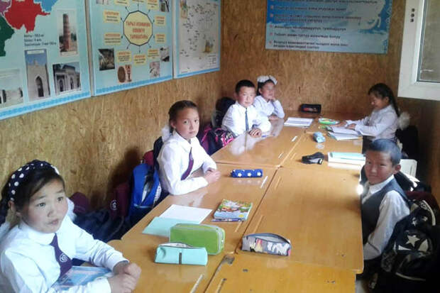 Как коррупция в Киргизии изживает среднюю школу