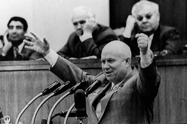 Советский Союз Хрущева: от тоталитаризма к авторитаризму