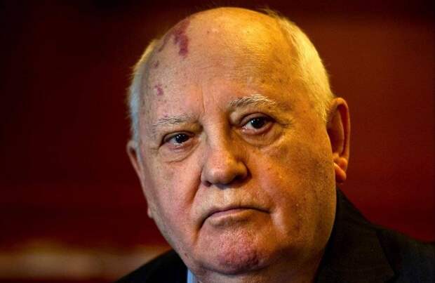 Горбачев опроверг обвинения в «сдаче» Восточной Европы