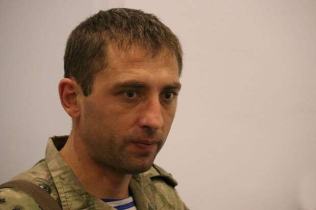 Ополченец Дмитрий Гау объяснил проблемы с разведением сил в Петровском
