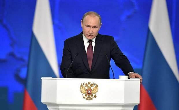 Стабильность и сила: эксперты подвели итоги 20-летнего правления Путина