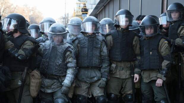 На Украине назвали репетицией драку полиции и националистов возле Рады