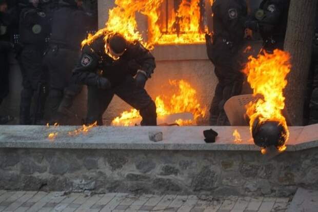 Коктейли Молотова и взрывчатка: названы важные данные об убийствах бойцов «Беркута» в Киеве