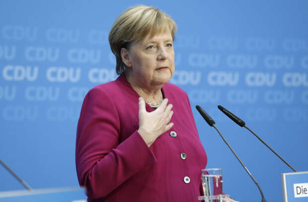 Меркель осталась без преемника после отставки Крамп-Карренбаэр с поста главы ХДС