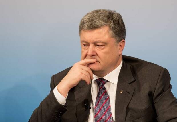 Порошенко сбежал из Украины перед допросом в ГБР