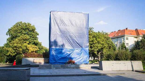 Президент Чехии оправдался за снос памятника маршалу Коневу