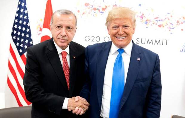 Турция отказывается от союза с Россией и возвращается к США