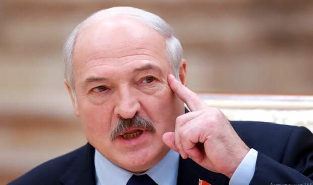 Соперник Лукашенко потребовал снять белорусского президента с выборов